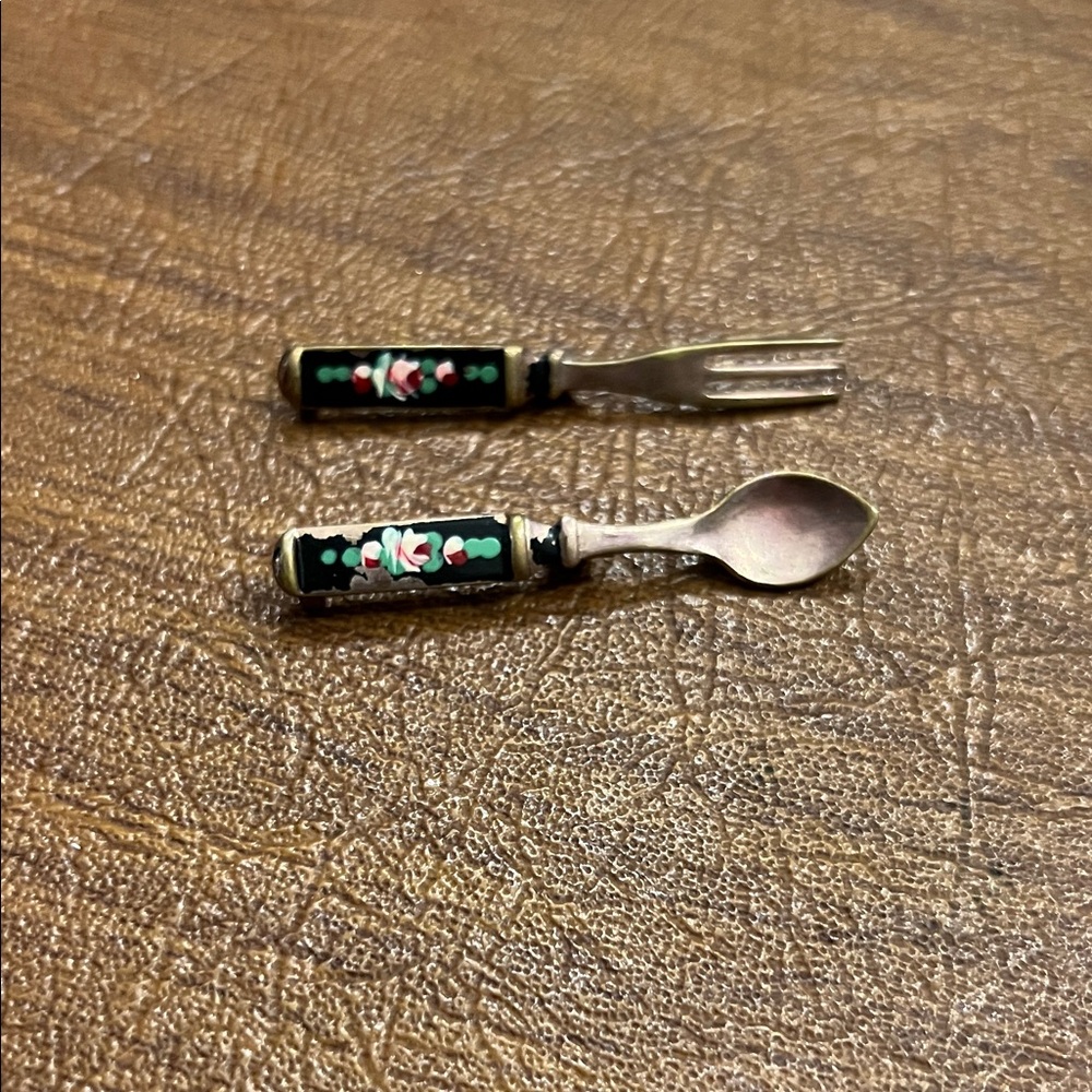 Elegant Black and Green Floral Fork and Spoon pin set